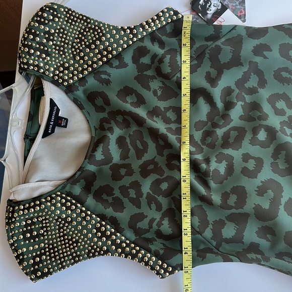 NWT Marilyn Monroe Mash green cheetah stud shoulder dress Size M - Picture 4 of 15